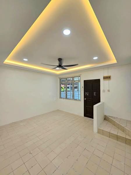Rumah Teres 2 Tingkat untuk Dijual di Taman Setia Indah (Tebrau) - Christine Poh - Living Room - PropertyGuru.com.my