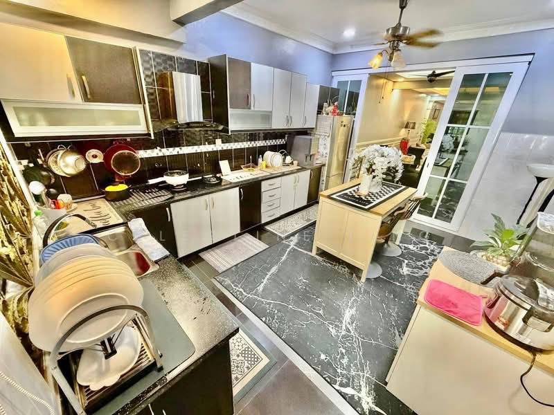 1-storey Terraced House for Sale in Taman Rakan (Kajang) - Celestine Ting - Kitchen - PropertyGuru.com.my