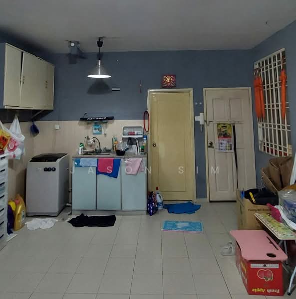 Apartment for Sale at Lake View Suites - Jason Sim - Kitchen - PropertyGuru.com.my