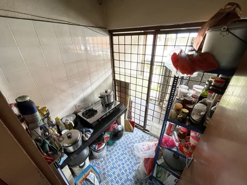 1-storey Terraced House for Sale in Taman Selayang Jaya (Selayang) - MY Loh - Kitchen - PropertyGuru.com.my