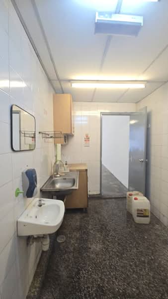 Factory for Rent in Pandan Indah (Ampang) - Jimmy Goh - Bathroom - PropertyGuru.com.my