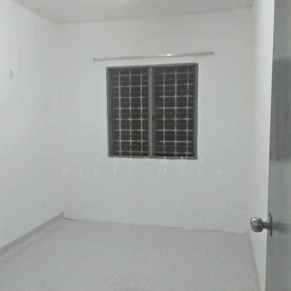 Flat for Sale at Pangsapuri Sri Meranti - Faliyana binti Muda - PropertyGuru.com.my