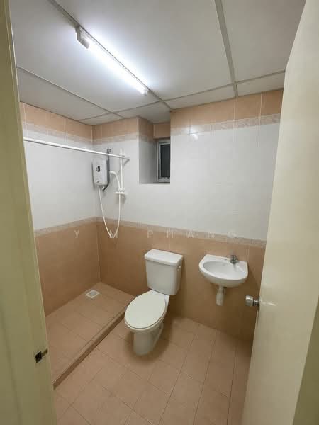 Condominium for Sale at Avant Court Condominium - Y M Phang - Bathroom - PropertyGuru.com.my