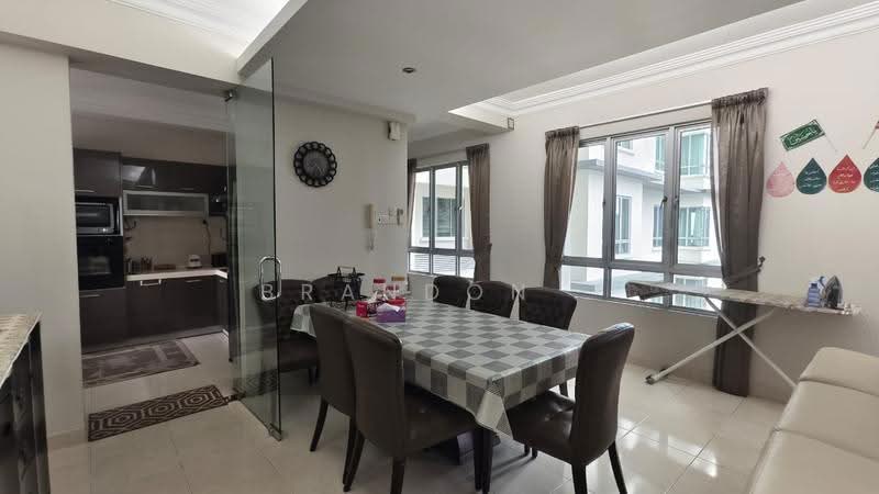 Kondominium untuk Dijual di Riana Green East - Brandon . - Kitchen - PropertyGuru.com.my