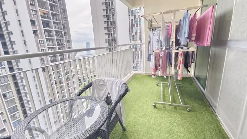 Kondominium untuk Dijual di Riana Green East - Brandon . - Balcony - PropertyGuru.com.my