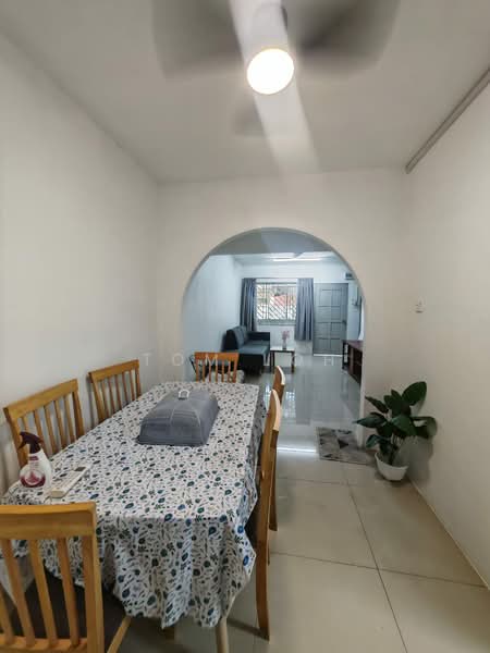 2-storey Terraced House for Rent in Taman Damai Jaya (Skudai) - Tom Loh - Dining Room - PropertyGuru.com.my