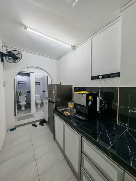 2-storey Terraced House for Rent in Taman Damai Jaya (Skudai) - Tom Loh - Kitchen - PropertyGuru.com.my