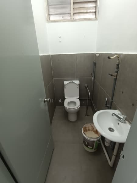2-storey Terraced House for Sale in Taman Overseas Union (Taman Oug) (Jalan Klang Lama (Old Klang Road)) - Han . - Bathroom - PropertyGuru.com.my