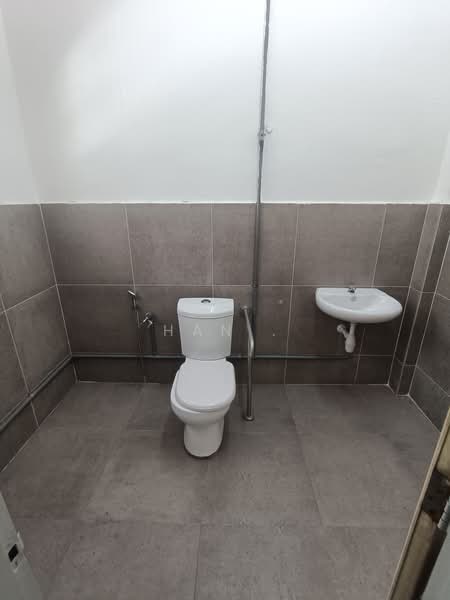 2-storey Terraced House for Sale in Taman Overseas Union (Taman Oug) (Jalan Klang Lama (Old Klang Road)) - Han . - Bathroom - PropertyGuru.com.my