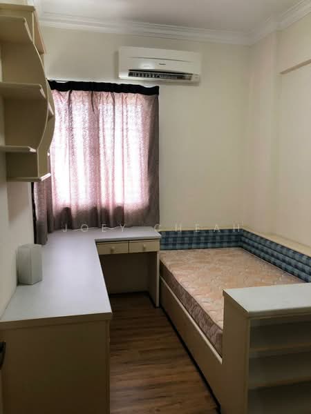 Condominium for Rent at Gold Coast Resort Condominium - Joey Cheah - Bedroom - PropertyGuru.com.my