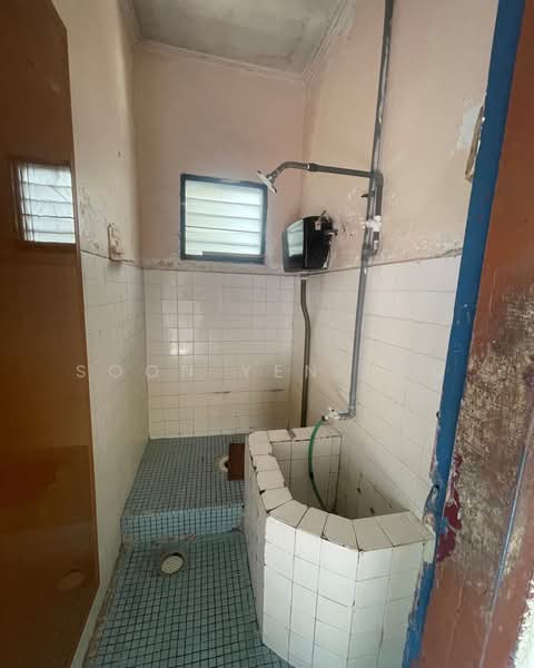 1-storey Terraced House for Sale in Kuantan (Pahang) - Soon Yen Loo - Bathroom - PropertyGuru.com.my