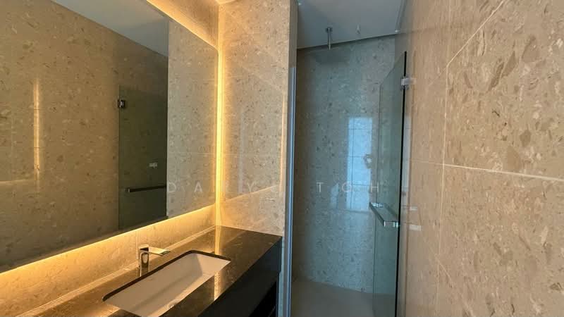 Kondominium untuk Dijual di Pavilion Damansara Heights, Windsor Suites - Daryl Toh - Bathroom - PropertyGuru.com.my