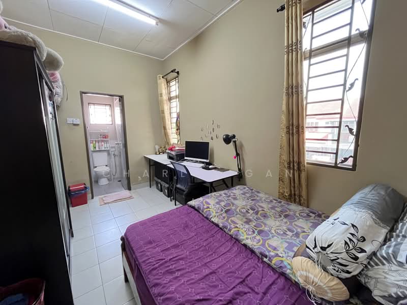 Rumah Teres 2 Tingkat untuk Dijual di Seksyen 33 (Shah Alam) - Charlie Gan - PropertyGuru.com.my