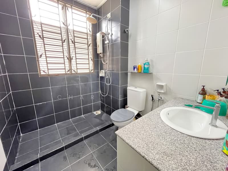 Rumah Teres 2 Tingkat untuk Dijual di Seksyen 33 (Shah Alam) - Charlie Gan - PropertyGuru.com.my
