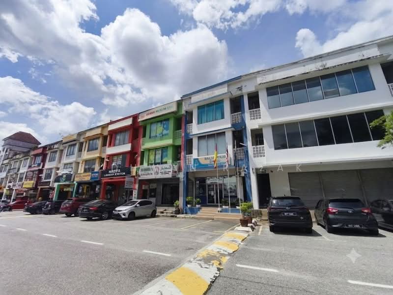 Shop / Office for Rent in Kajang (Selangor) - Ridhwan Razak - Exterior - PropertyGuru.com.my