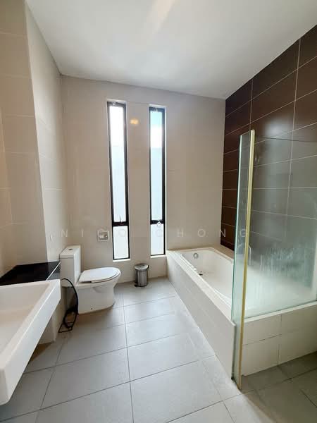 Rumah Kluster untuk Dijual di Johor Bahru (Johor) - Nico Chong - Bathroom - PropertyGuru.com.my