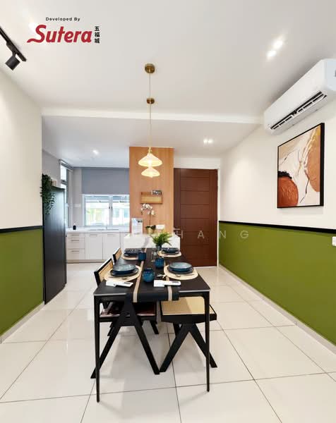 Rumah Bandar untuk Dijual di Taman Sutera Utama (Skudai) - Jay Phang - Dining Room - PropertyGuru.com.my