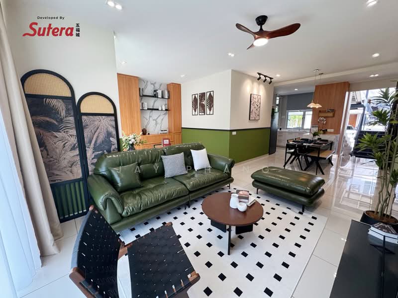 Rumah Bandar untuk Dijual di Taman Sutera Utama (Skudai) - Jay Phang - Living Room - PropertyGuru.com.my