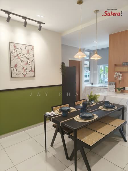 Rumah Bandar untuk Dijual di Taman Sutera Utama (Skudai) - Jay Phang - Dining Room - PropertyGuru.com.my