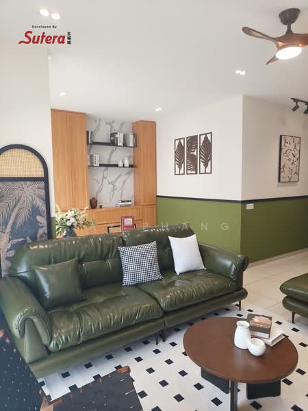 Rumah Bandar untuk Dijual di Taman Sutera Utama (Skudai) - Jay Phang - Living Room - PropertyGuru.com.my