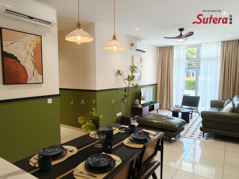 Rumah Bandar untuk Dijual di Taman Sutera Utama (Skudai) - Jay Phang - Living Room - PropertyGuru.com.my