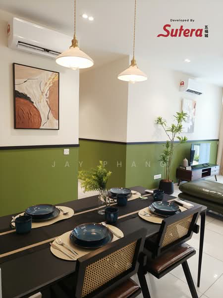 Rumah Bandar untuk Dijual di Taman Sutera Utama (Skudai) - Jay Phang - Dining Room - PropertyGuru.com.my