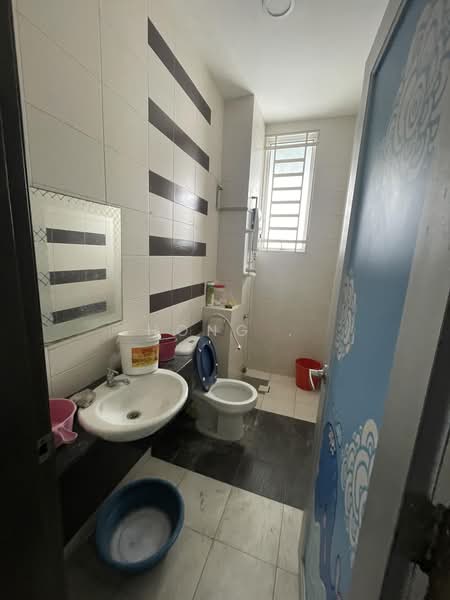 3-storey Terraced House for Sale in Relau (Sungai Ara) - Hong . - Bathroom - PropertyGuru.com.my