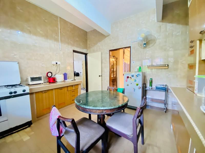 Bungalow for Sale in Kemensah Heights (Ulu Kelang) - Elisa . - Kitchen - PropertyGuru.com.my