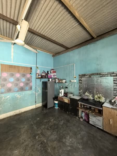 Rumah Teres 2 Tingkat untuk Dijual di Taman Mawai (Kota Tinggi) - Smith Goh - Kitchen - PropertyGuru.com.my