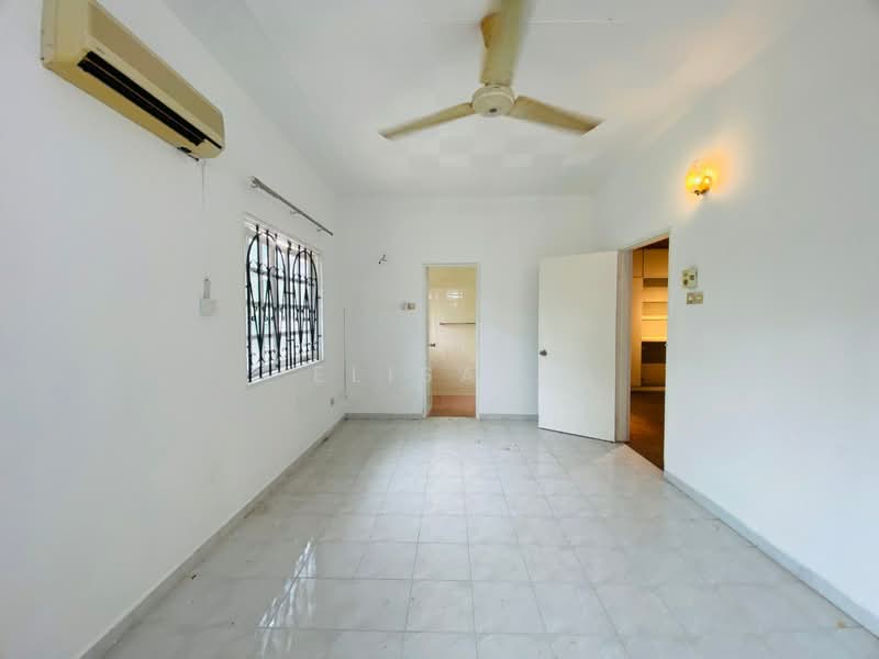 Bungalow for Sale in Kemensah Heights (Ulu Kelang) - Elisa . - Living Room - PropertyGuru.com.my