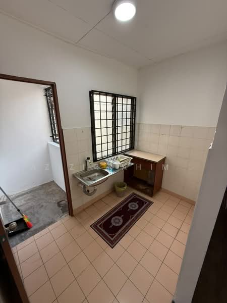Apartment for Rent at Apartment Idaman - Azizirrahim . - Kitchen - PropertyGuru.com.my