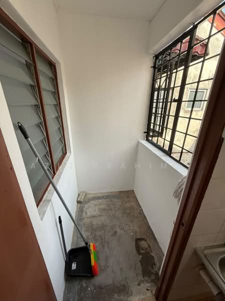 Apartment for Rent at Apartment Idaman - Azizirrahim . - Balcony - PropertyGuru.com.my