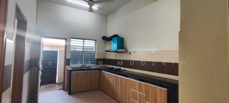 1-storey Terraced House for Rent in Seksyen 29 (Shah Alam) - Ashiken Mudzrin - PropertyGuru.com.my