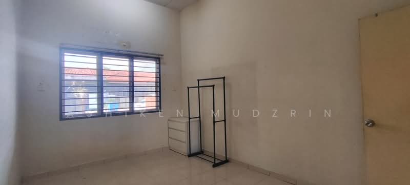 1-storey Terraced House for Rent in Seksyen 29 (Shah Alam) - Ashiken Mudzrin - PropertyGuru.com.my