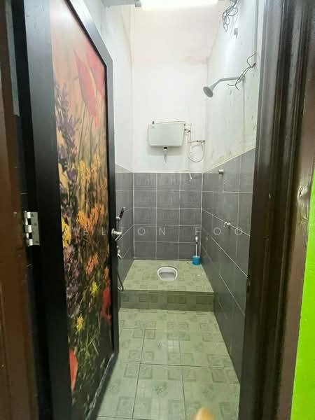 1-storey Terraced House for Sale in Taman Velox (Rawang) - Kelton Foo - Bathroom - PropertyGuru.com.my