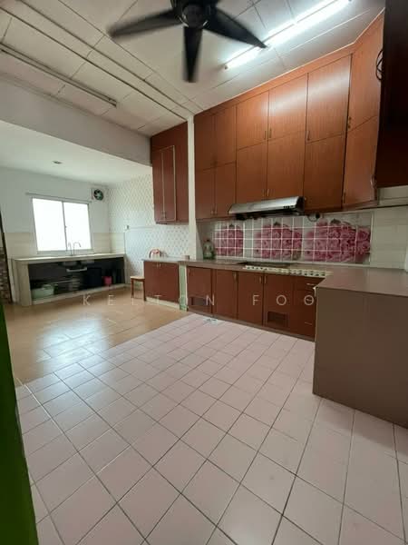 1-storey Terraced House for Sale in Taman Velox (Rawang) - Kelton Foo - Kitchen - PropertyGuru.com.my
