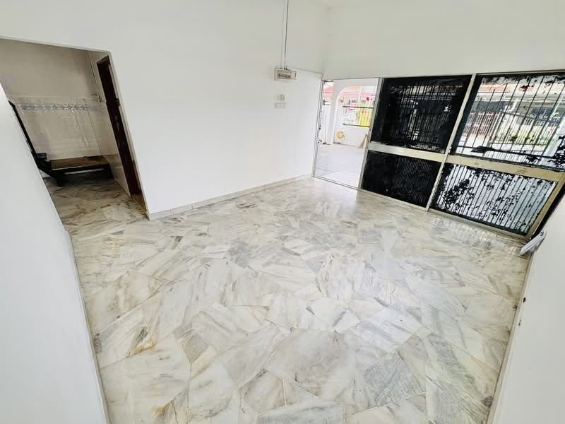 Terraced House for Rent in Taman Desa Wira (Telok Panglima Garang) - Erin Yusof - Interior - PropertyGuru.com.my