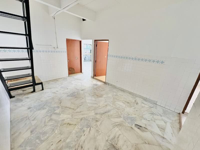 Terraced House for Rent in Taman Desa Wira (Telok Panglima Garang) - Erin Yusof - Interior - PropertyGuru.com.my