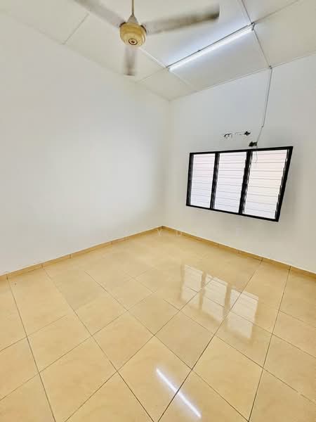 Terraced House for Rent in Taman Desa Wira (Telok Panglima Garang) - Erin Yusof - Interior - PropertyGuru.com.my