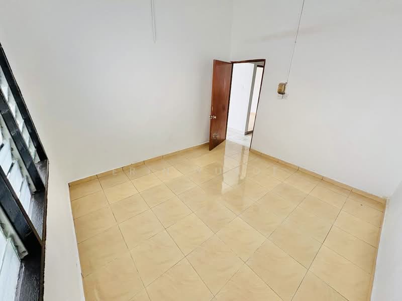 Terraced House for Rent in Taman Desa Wira (Telok Panglima Garang) - Erin Yusof - Interior - PropertyGuru.com.my