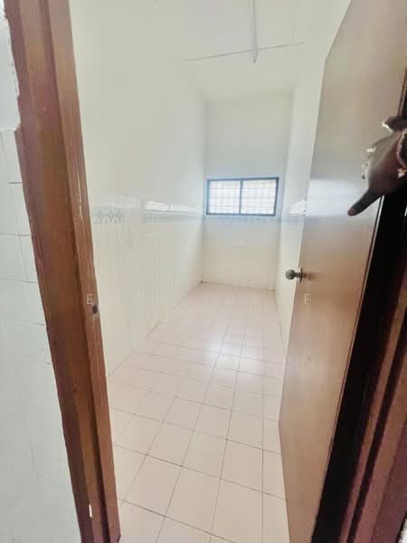 Terraced House for Rent in Taman Desa Wira (Telok Panglima Garang) - Erin Yusof - Interior - PropertyGuru.com.my