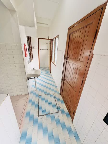 Terraced House for Rent in Taman Desa Wira (Telok Panglima Garang) - Erin Yusof - Corridor - PropertyGuru.com.my