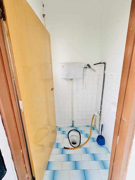 Terraced House for Rent in Taman Desa Wira (Telok Panglima Garang) - Erin Yusof - Bathroom - PropertyGuru.com.my