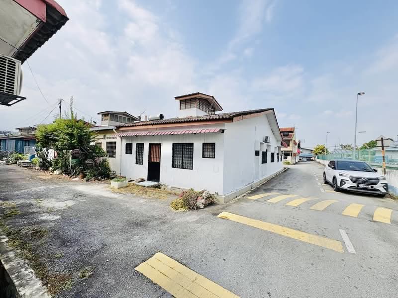 Terraced House for Rent in Taman Desa Wira (Telok Panglima Garang) - Erin Yusof - Exterior - PropertyGuru.com.my