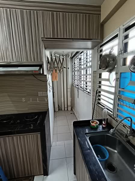 Kondominium untuk Dijual di TRI PINNACLE - Silvester Ti - Kitchen - PropertyGuru.com.my