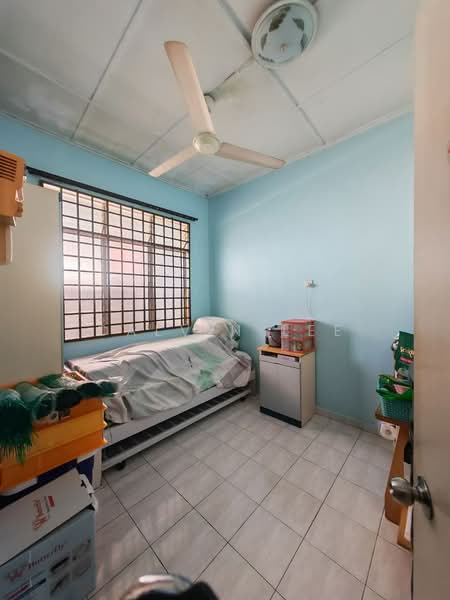 Rumah Teres 1.5 Tingkat untuk Dijual di Taman Bukit Jaya (Ulu Tiram) - Calvin Lee - Bedroom - PropertyGuru.com.my