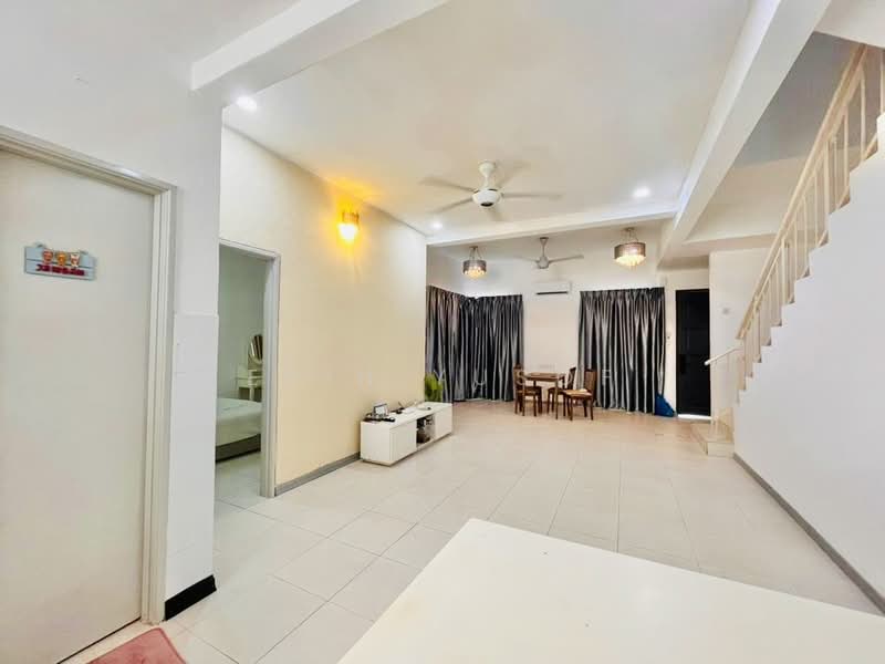 2-storey Terraced House for Rent in D'alpinia (Puchong) - Erin Yusof - Living Room - PropertyGuru.com.my