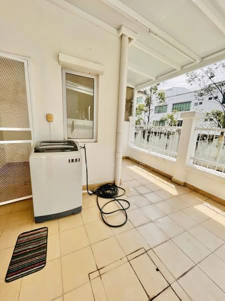 2-storey Terraced House for Rent in D'alpinia (Puchong) - Erin Yusof - Balcony - PropertyGuru.com.my