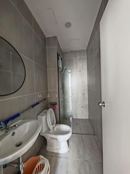 Service Residence for Sale at Space Residency - Max Loh - Bathroom - PropertyGuru.com.my