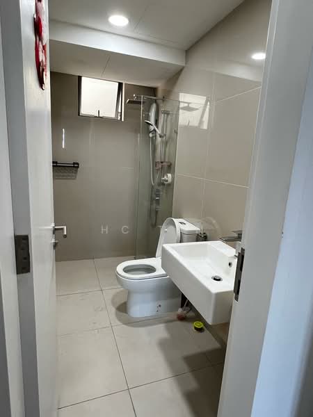 Servis Apartment untuk Dijual di United Point (Residensi Berpadu) - HC Tan - Bathroom - PropertyGuru.com.my